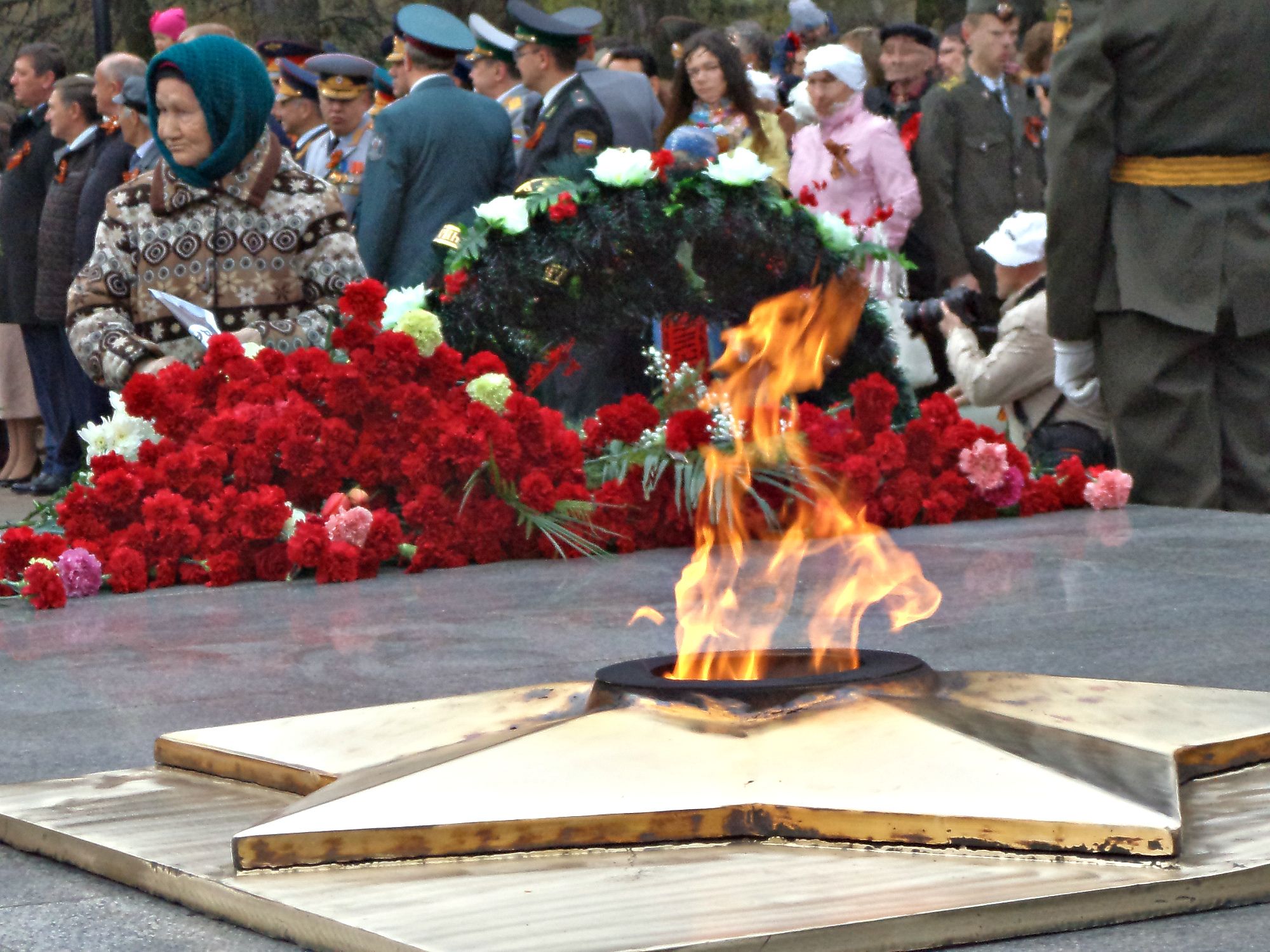 Международный студенческий легкоатлетический пробег: Ижевск, у Вечного огня