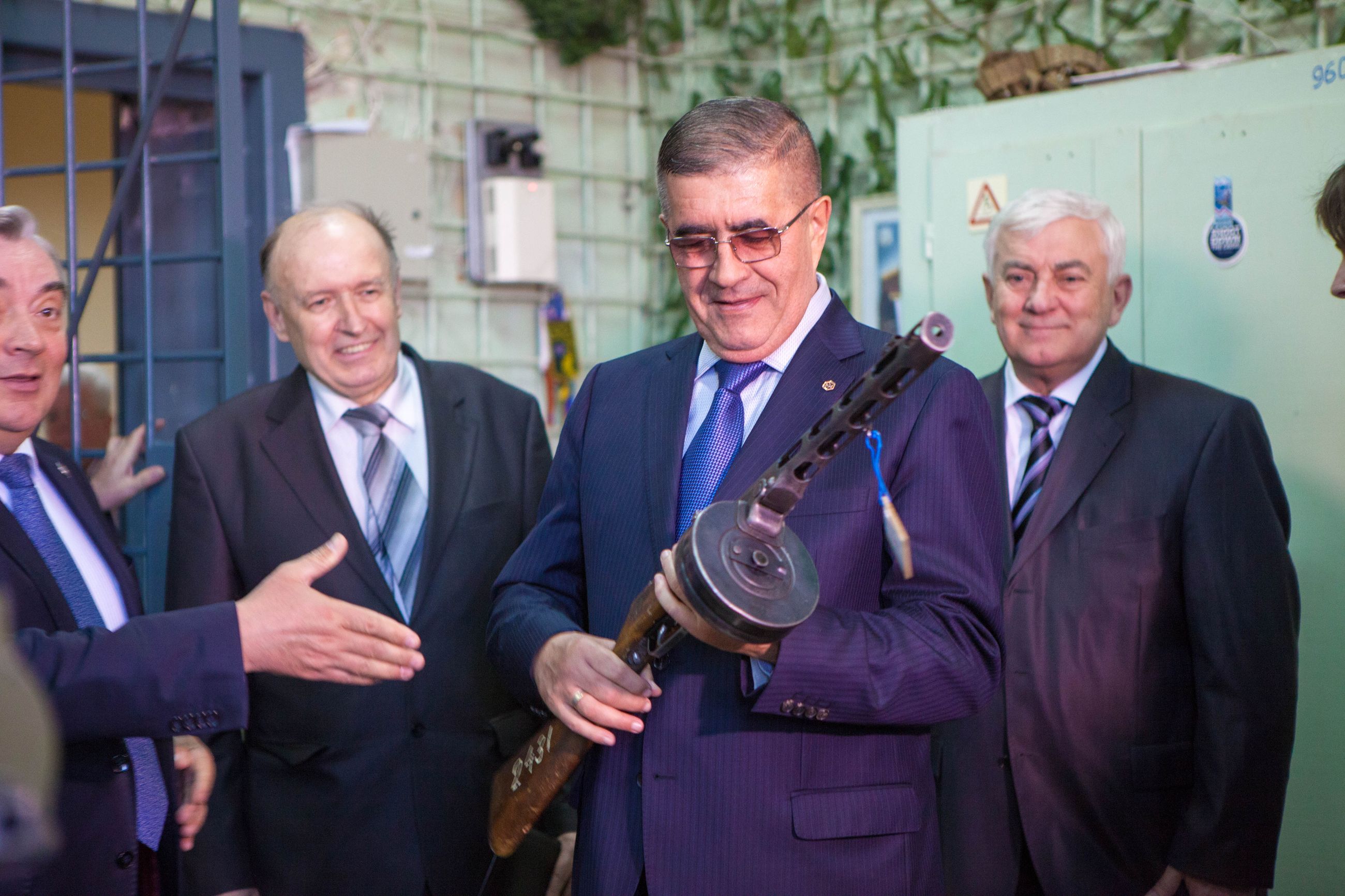 Визит в ИжГТУ генерал-полковника Валерия Капашина